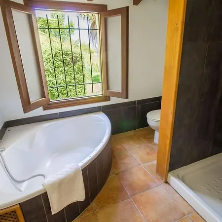 Charming With A/c And Wifi Semesterbostad Pollença
