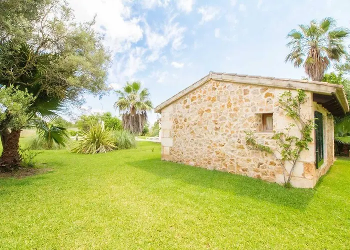 Dom wakacyjny Charming With A/c And Wifi *