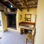 Charming With A/c And Wifi 度假居 波连斯萨