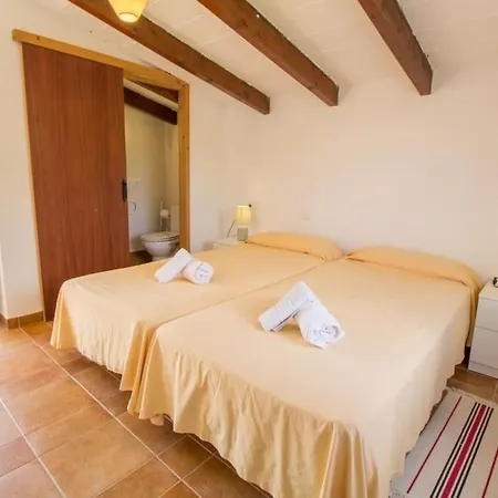 Holiday home Charming With A/c And Wifi *