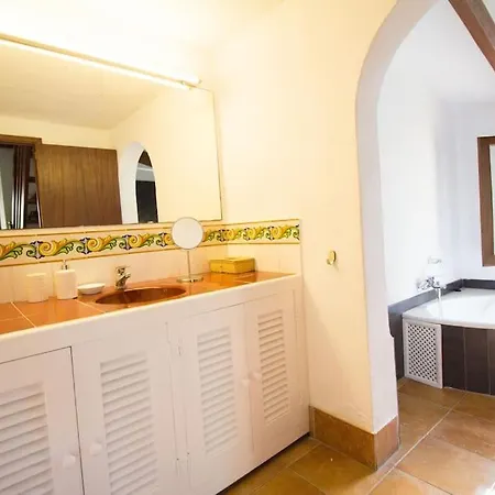 Charming With A/c And Wifi Holiday home