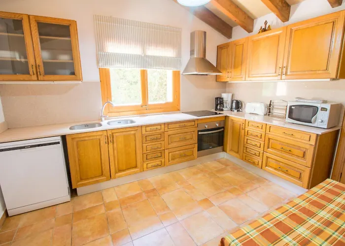 Charming With A/c And Wifi