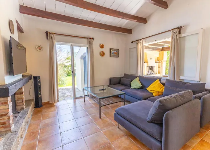 Hébergement de vacances Charming With A/c And Wifi *